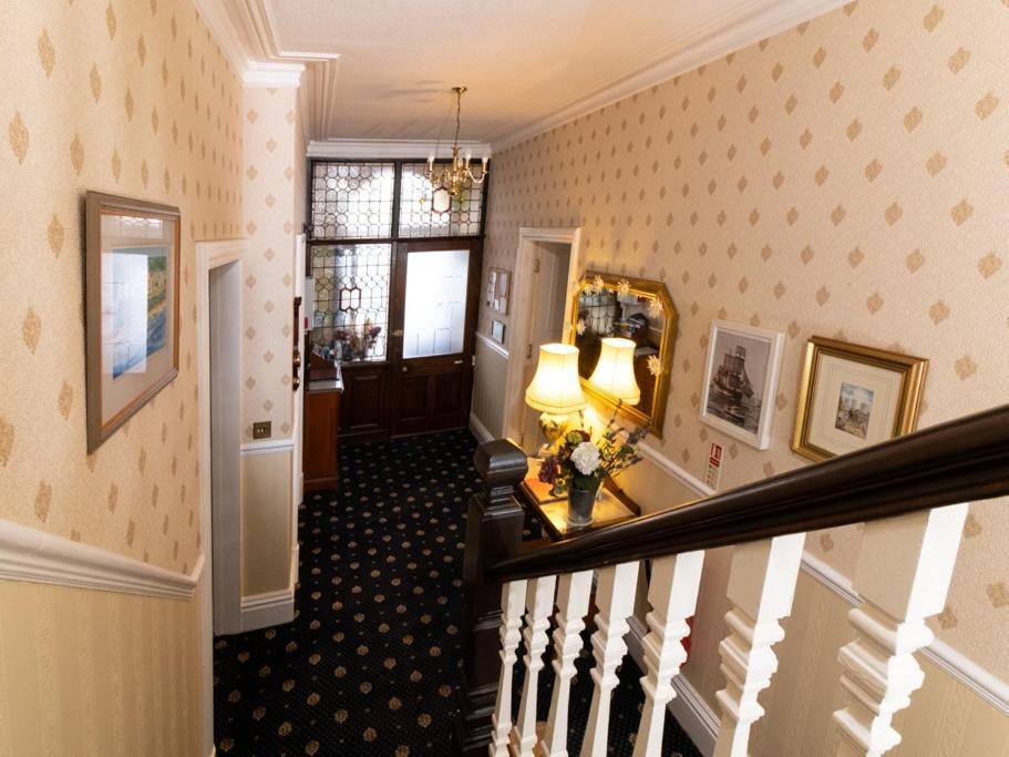 Crescent Lodge Guest House Whitby Exteriör bild