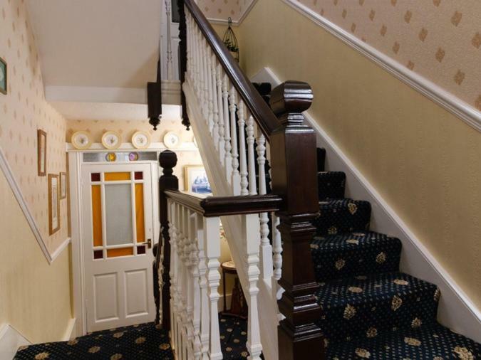 Crescent Lodge Guest House Whitby Exteriör bild
